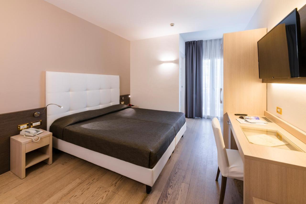 Hotel Italy Bibione Exterior photo