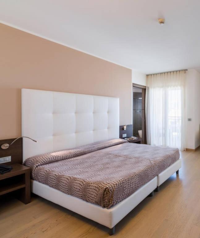 Hotel Italy Bibione Exterior photo